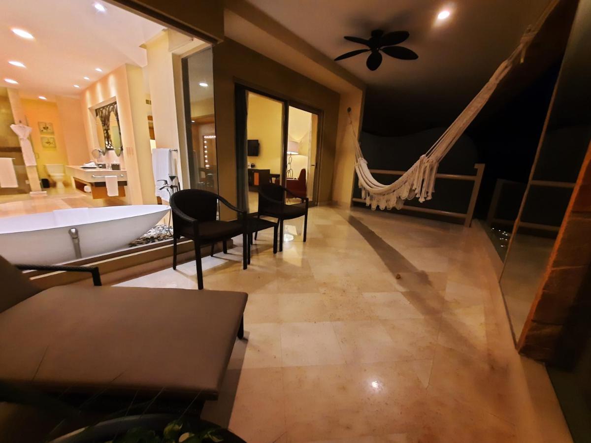 פוארטו ואלארטה Suites At Garza Blanca Preserve Resort & Spa מראה חיצוני תמונה